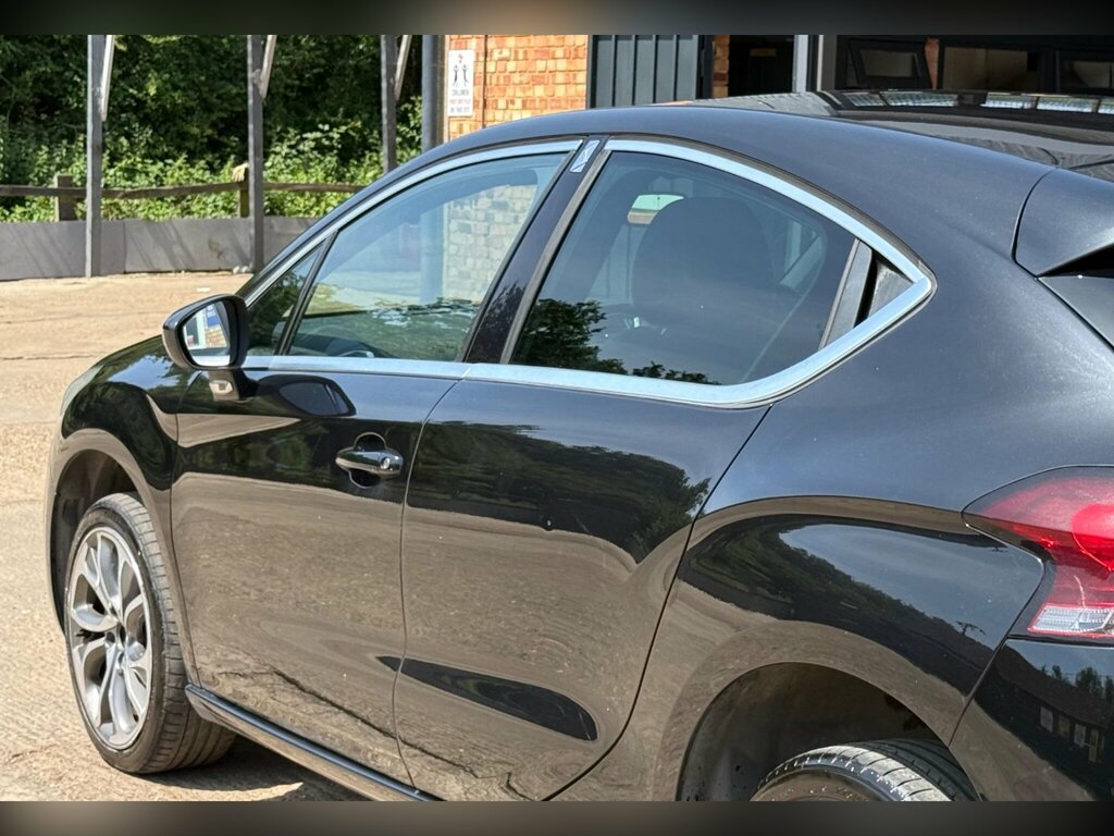 Citroen DS4 Hatchback Red #23