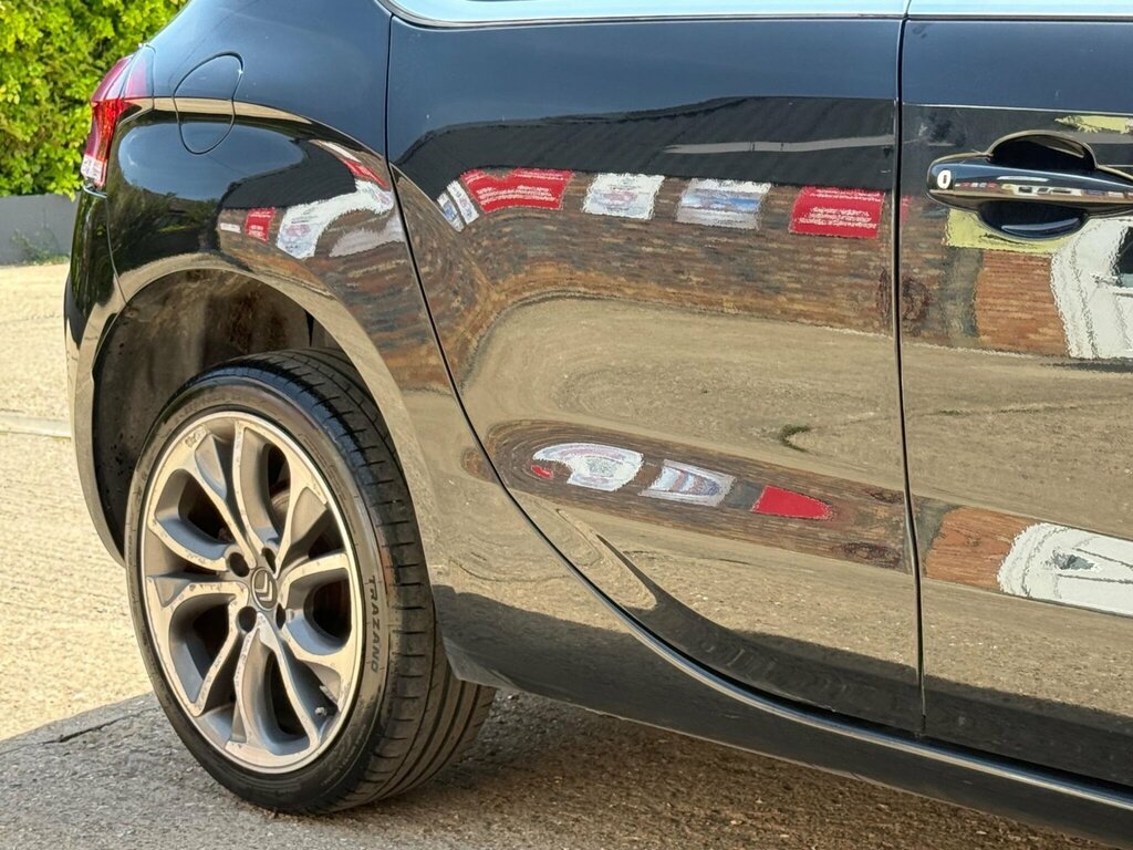 Citroen DS4 Hatchback Red #19