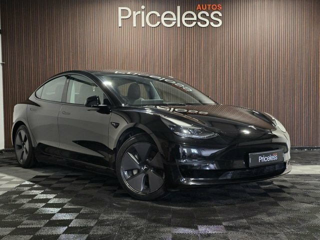 Tesla Model 3 Dual Motor Long Range Saloon 4 Black