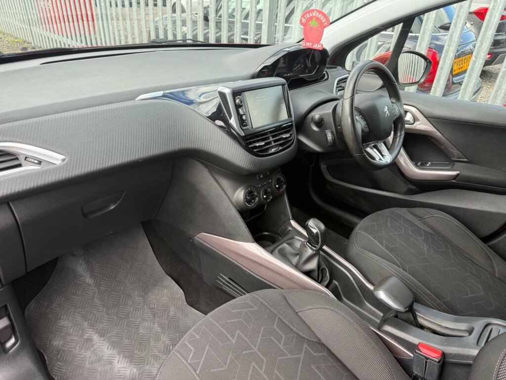 Peugeot 2008 Blue Hdi Active 5-Door White #7