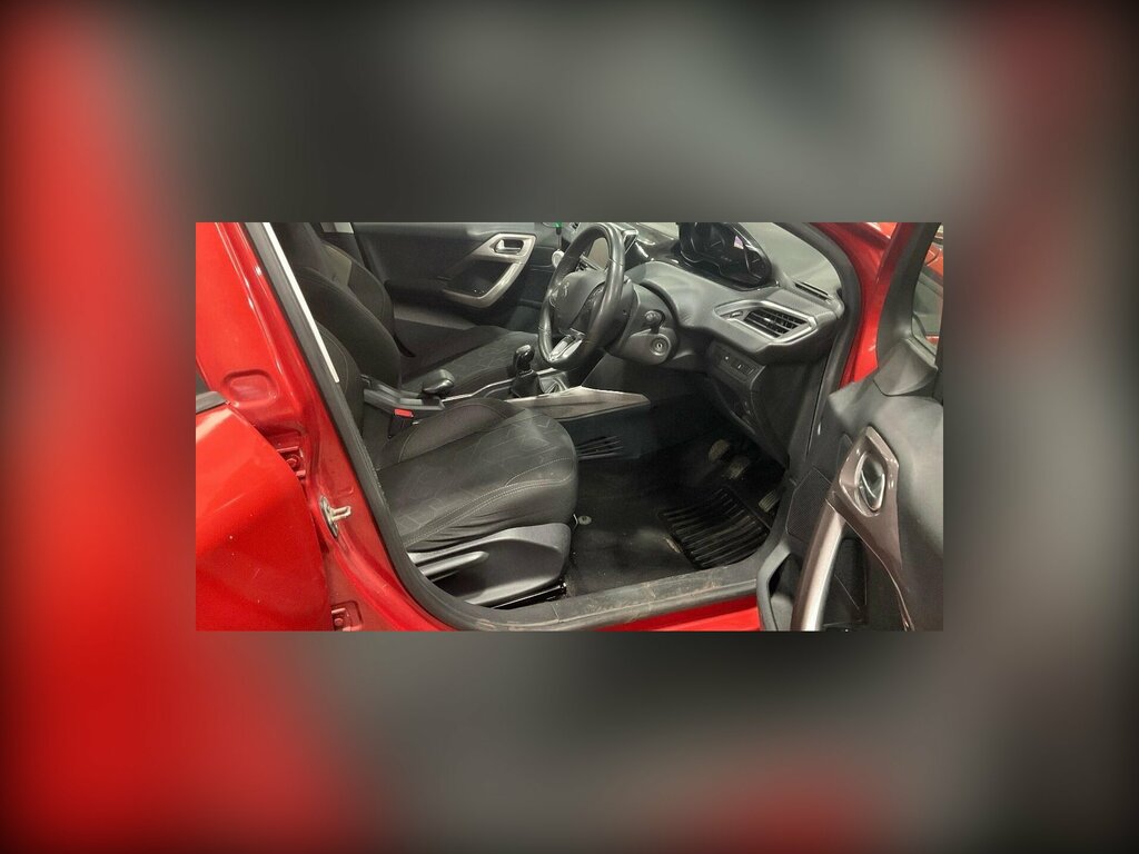 Peugeot 2008 1.2 Puretech Active Euro 6 Red