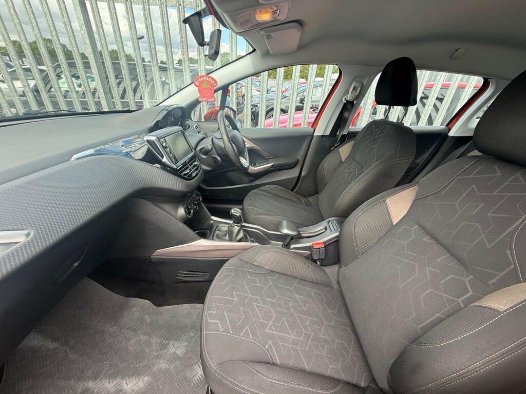 Peugeot 2008 Blue Hdi Active 5-Door White #11
