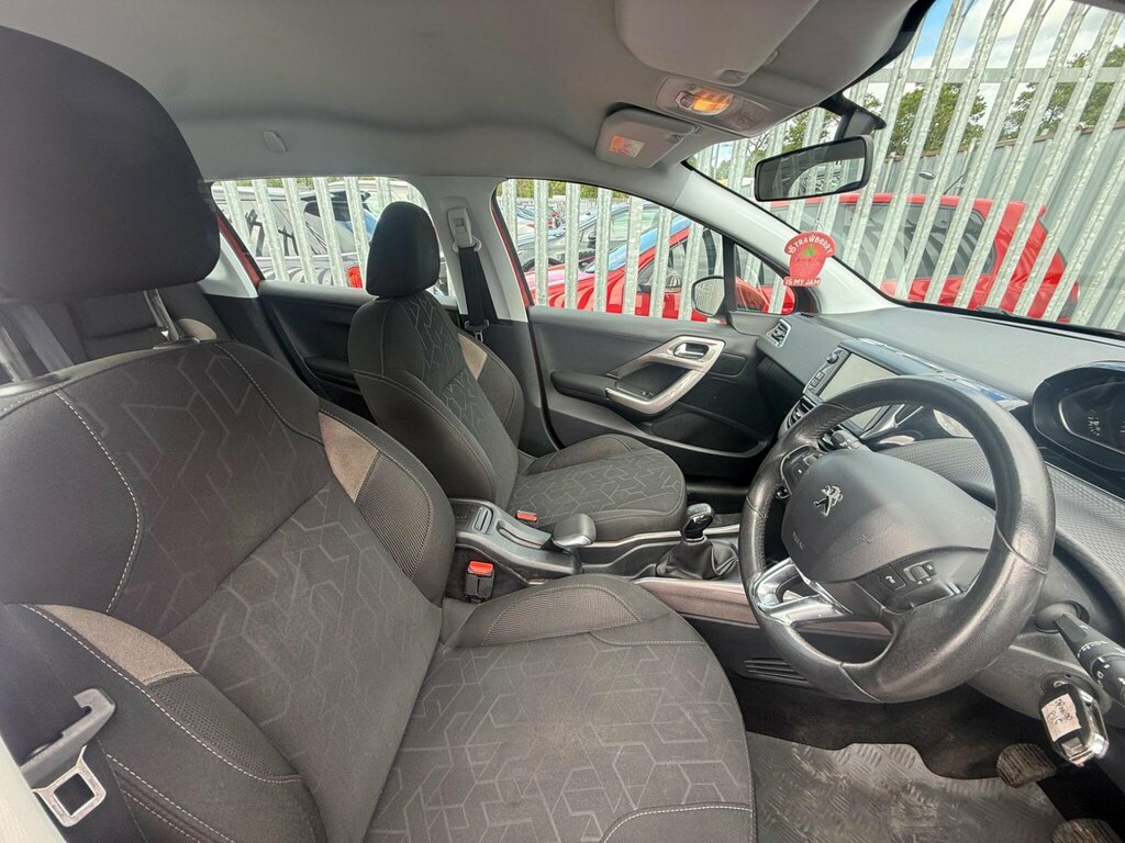 Peugeot 2008 Blue Hdi Active 5-Door White #37