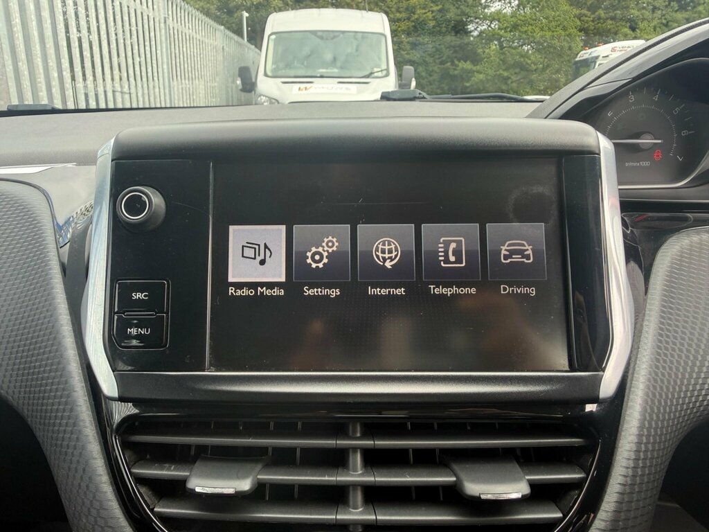 Peugeot 2008 Blue Hdi Active 5-Door White #45
