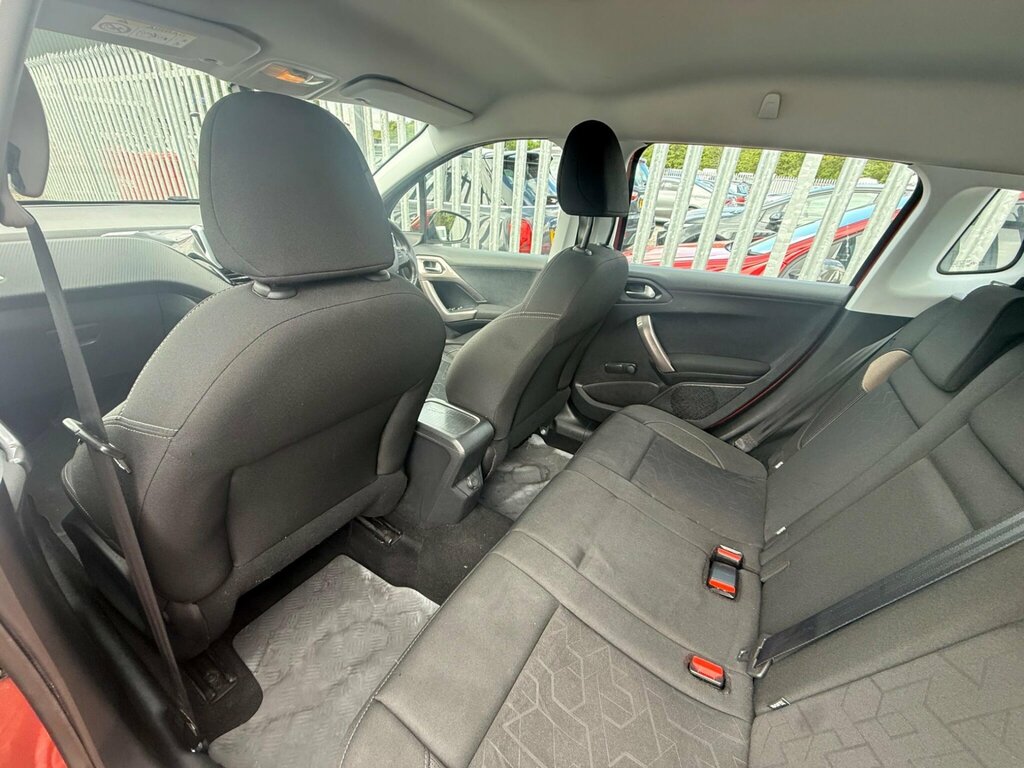 Peugeot 2008 Blue Hdi Active 5-Door White #12