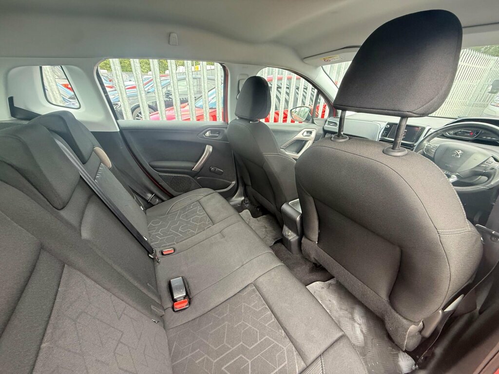 Peugeot 2008 Blue Hdi Active 5-Door White #38