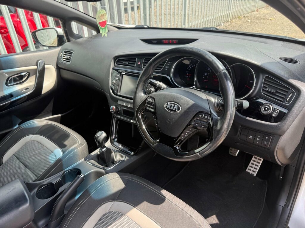 Kia Proceed Hatchback 1.6 T-gdi Gt Tech Euro 5 201515 White #14