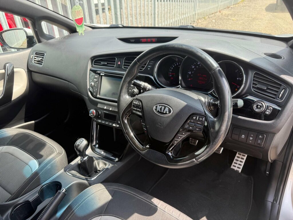 Kia Proceed Hatchback 1.6 T-gdi Gt Tech Euro 5 201515 White #17
