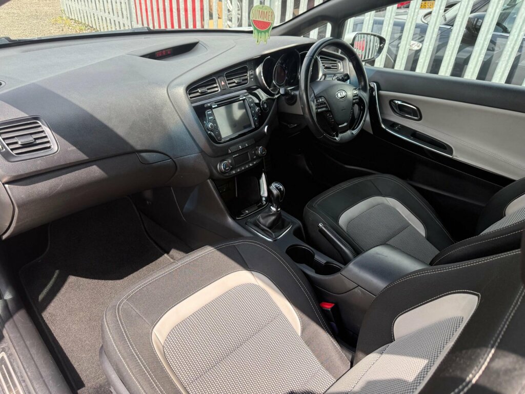 Kia Proceed Hatchback 1.6 T-gdi Gt Tech Euro 5 201515 White #25