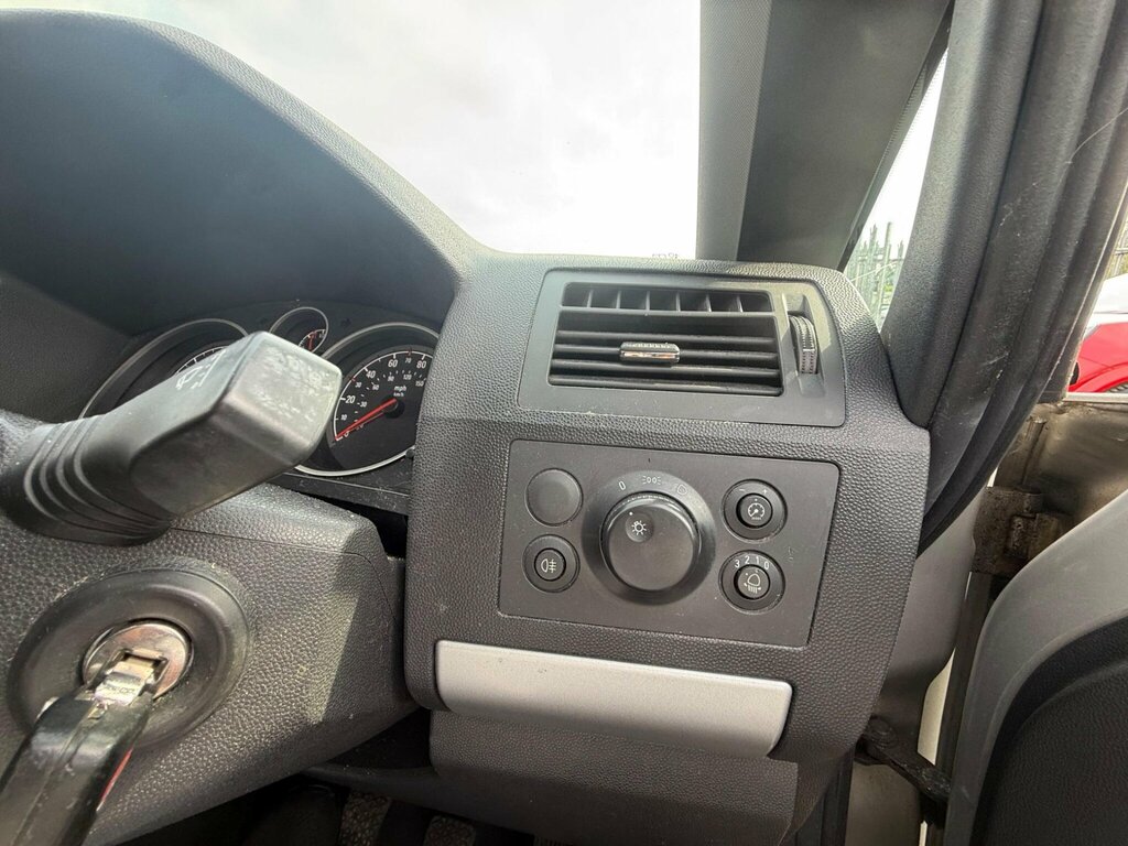 Vauxhall Zafira Mpv Silver #16