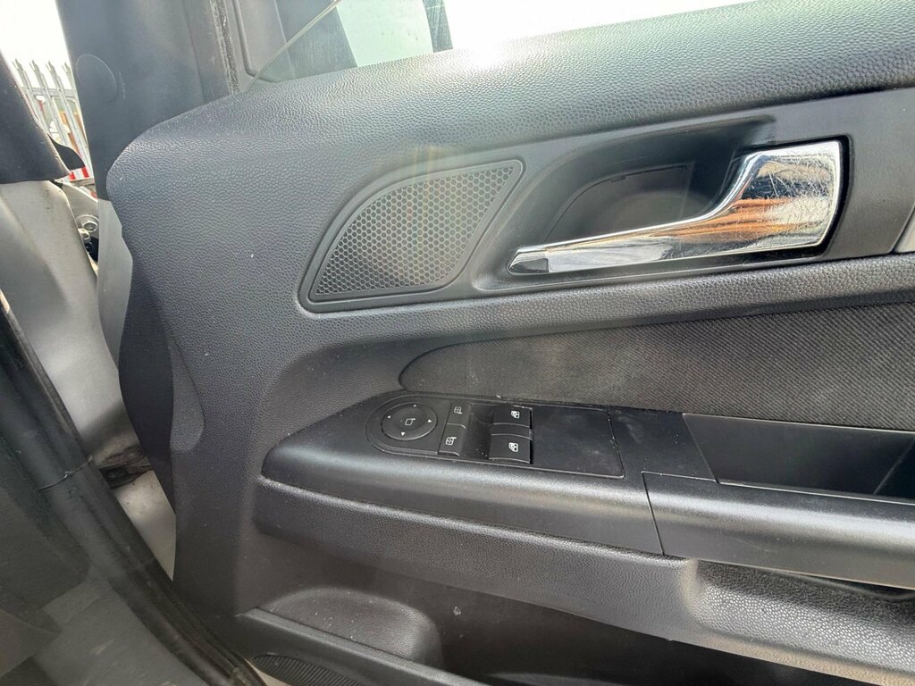 Vauxhall Zafira Mpv Silver #25