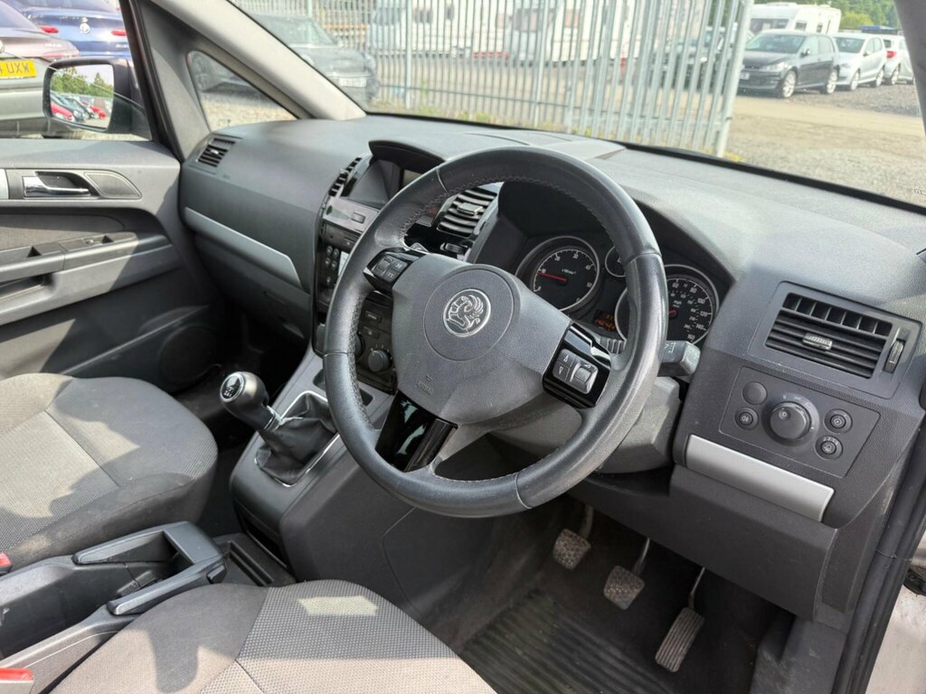Vauxhall Zafira Mpv Silver #12