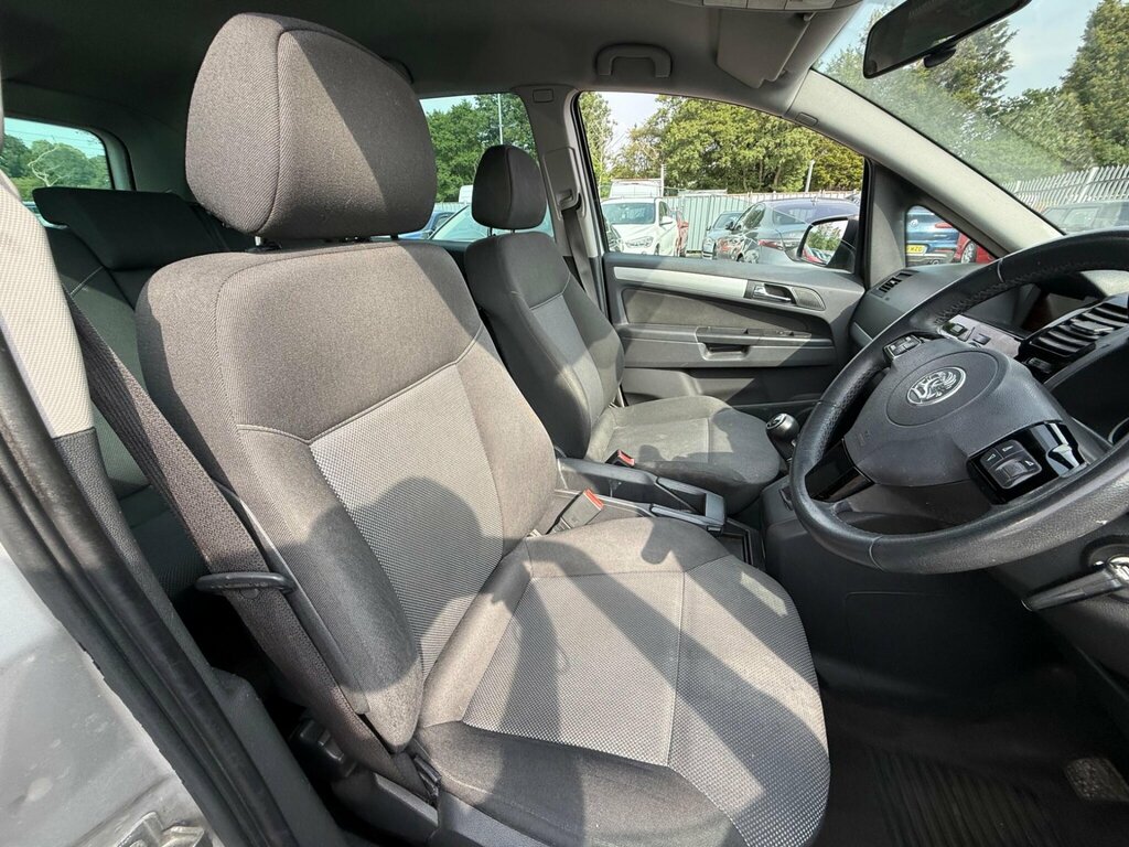 Vauxhall Zafira Mpv Silver #10