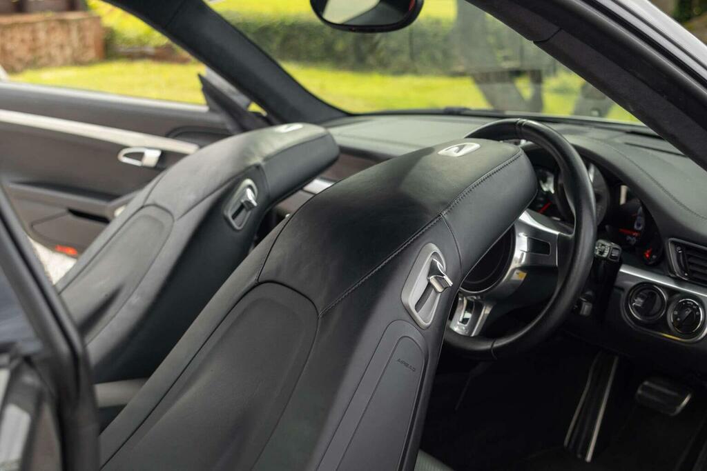 Porsche 911 Carrera Semi-auto  #33