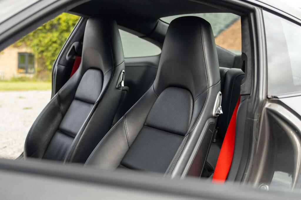 Porsche 911 Carrera Semi-auto  #18