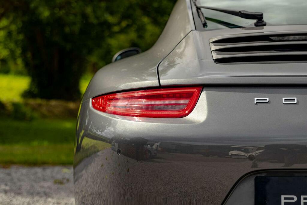 Porsche 911 Carrera Semi-auto  #62