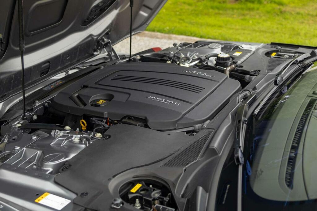 Jaguar F-Type Jaguar 5.0 P450 Supercharged V8 R-dynamic Grey #97