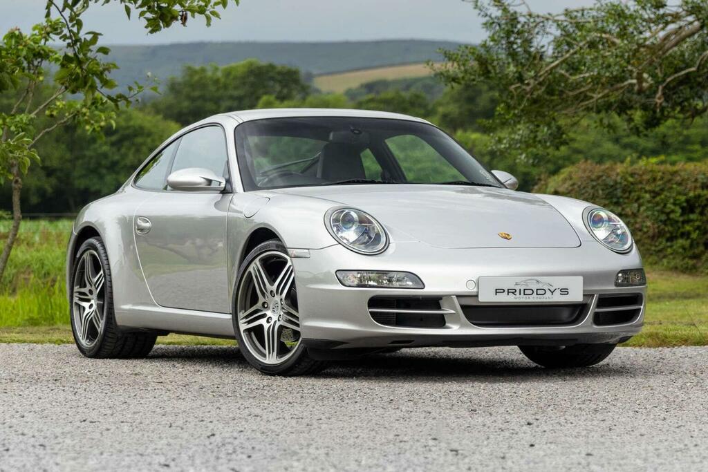 Porsche 911 3.6 997 Carrera Silver