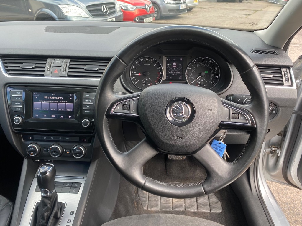 Skoda Octavia 1.4 Tsi Se White #18
