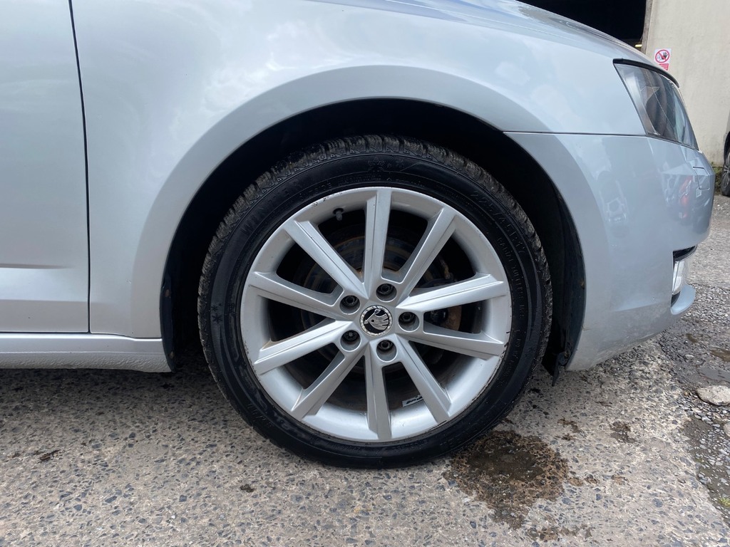 Skoda Octavia 1.4 Tsi Se White #3