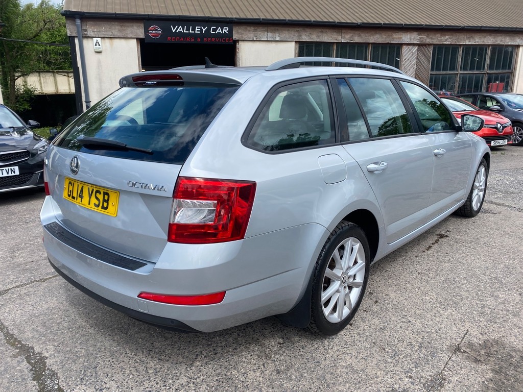 Skoda Octavia 1.4 Tsi Se White #4