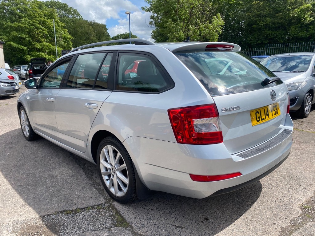 Skoda Octavia 1.4 Tsi Se White #6