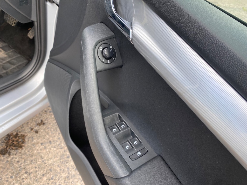 Skoda Octavia 1.4 Tsi Se White #15