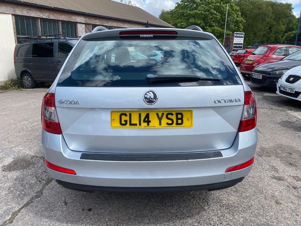 Skoda Octavia 1.4 Tsi Se White #5
