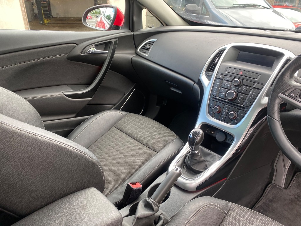 Vauxhall Astra GTC Hatchback White #19