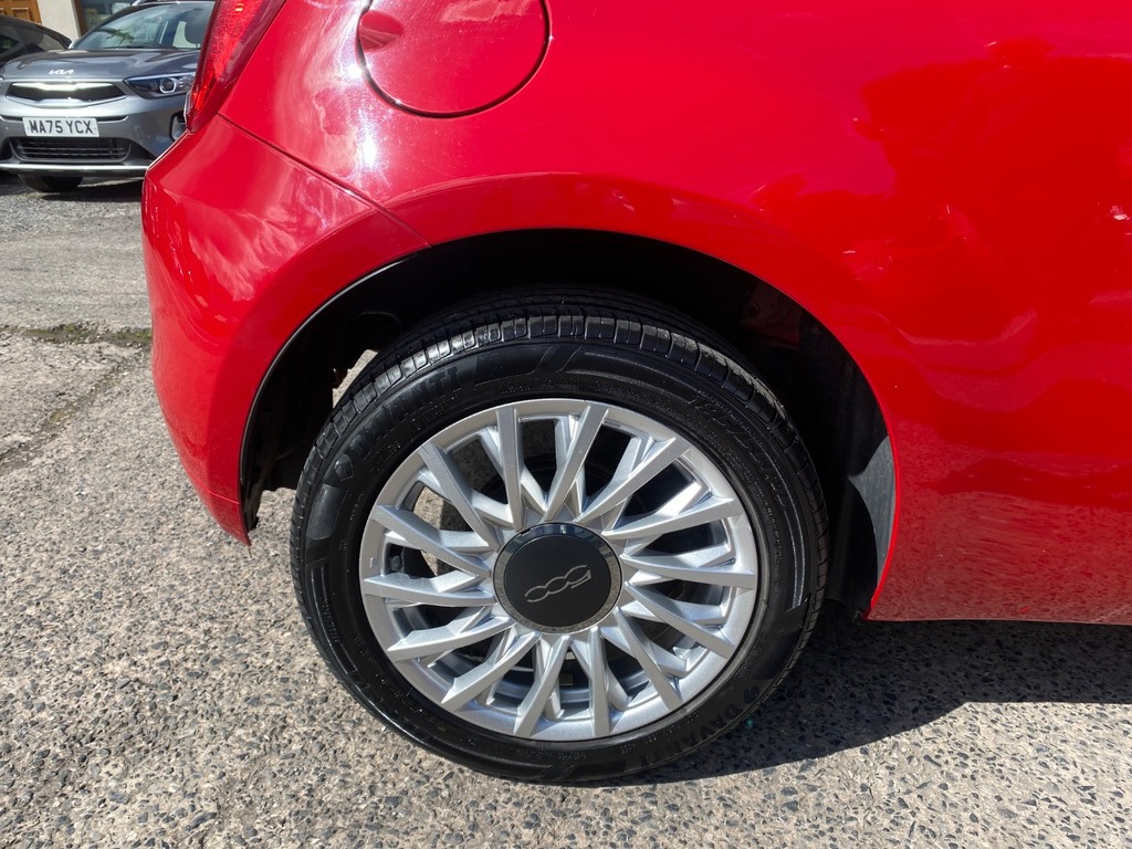 Fiat 500 1.2 Lounge Red #3