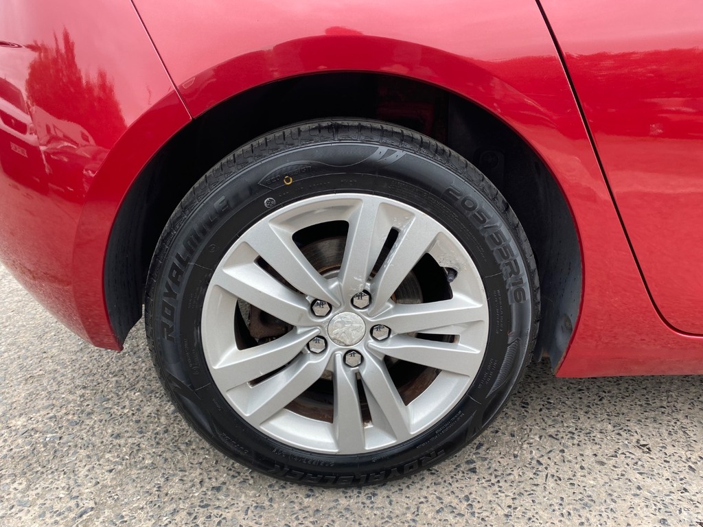 Peugeot 308 1.6 Bluehdi 120 Active Red #2