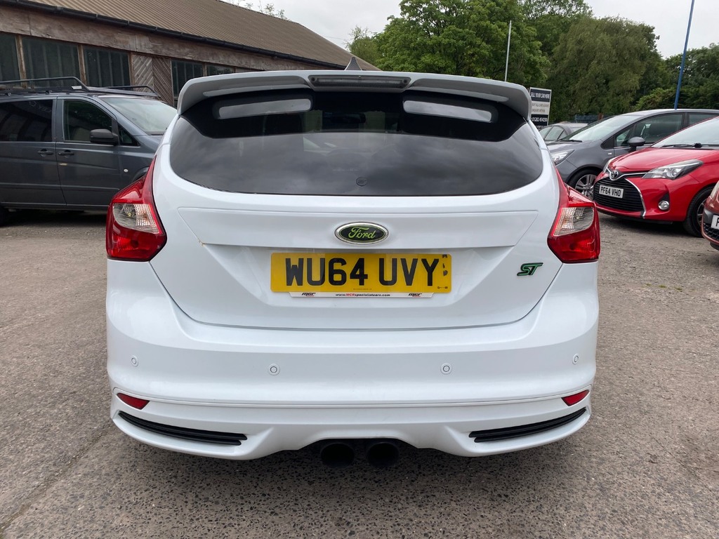 Ford Focus 2.0T St-3 WU64UVY White #4