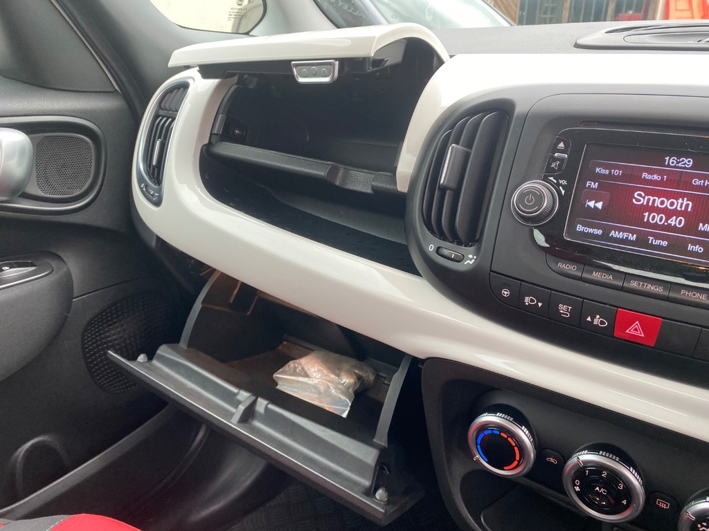 Fiat 500L 1.4L Pop Star White #23