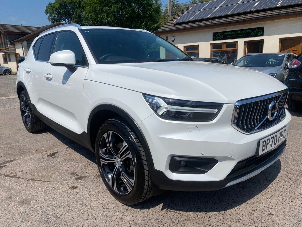 Volvo XC40 1.5 T3 163 Inscription Pro White #2