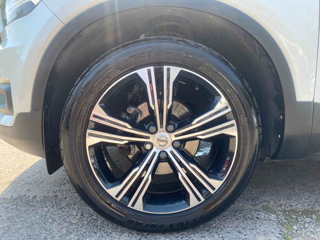 Volvo XC40 1.5 T3 163 Inscription Pro White #4