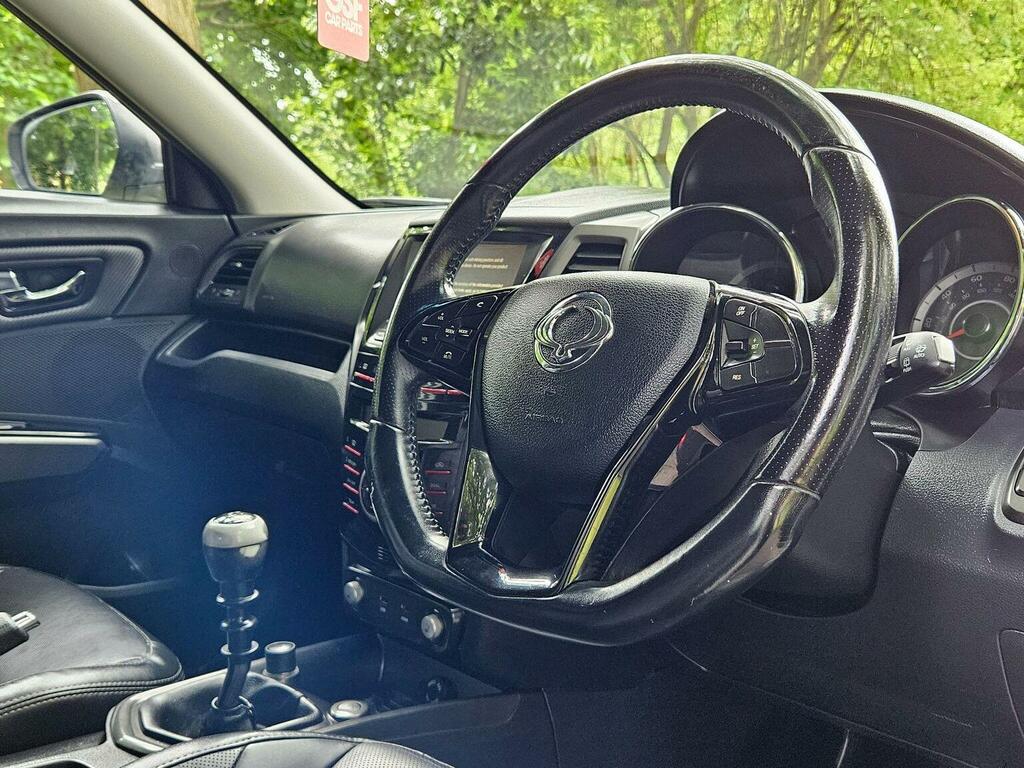 SsangYong Tivoli XLV Suv 1.6 E-xdi Elx Euro 6 Ss 201818 White #2