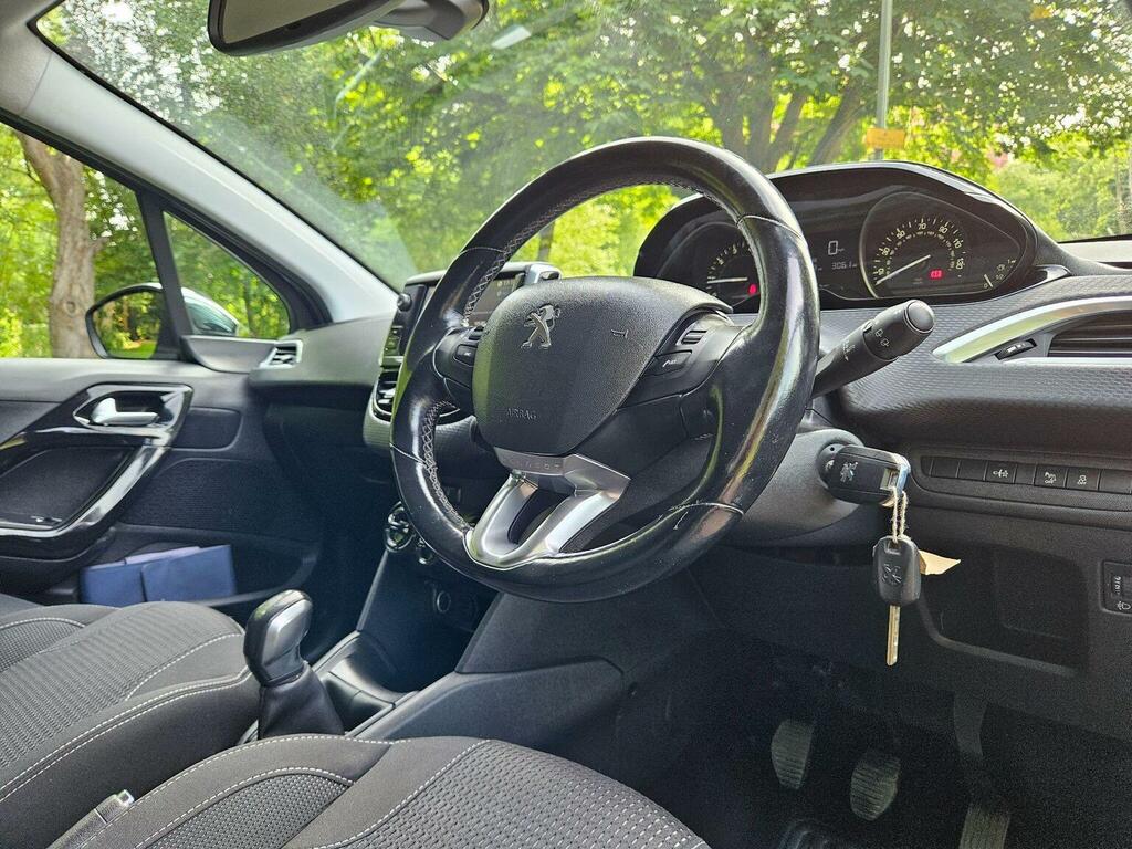 Peugeot 208 1.2 Puretech Allure Euro 6 DU17NTY Blue #2