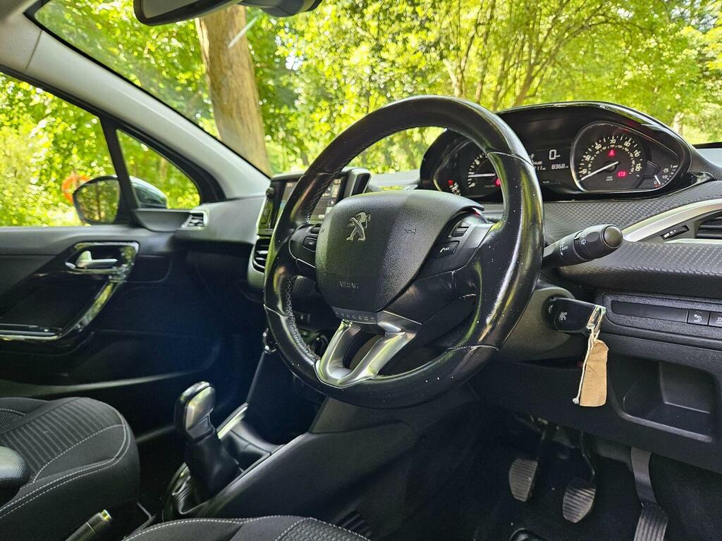 Peugeot 208 Hatchback 1.2 Puretech Allure Euro 6 Ss 20 WD16NFP Grey #2