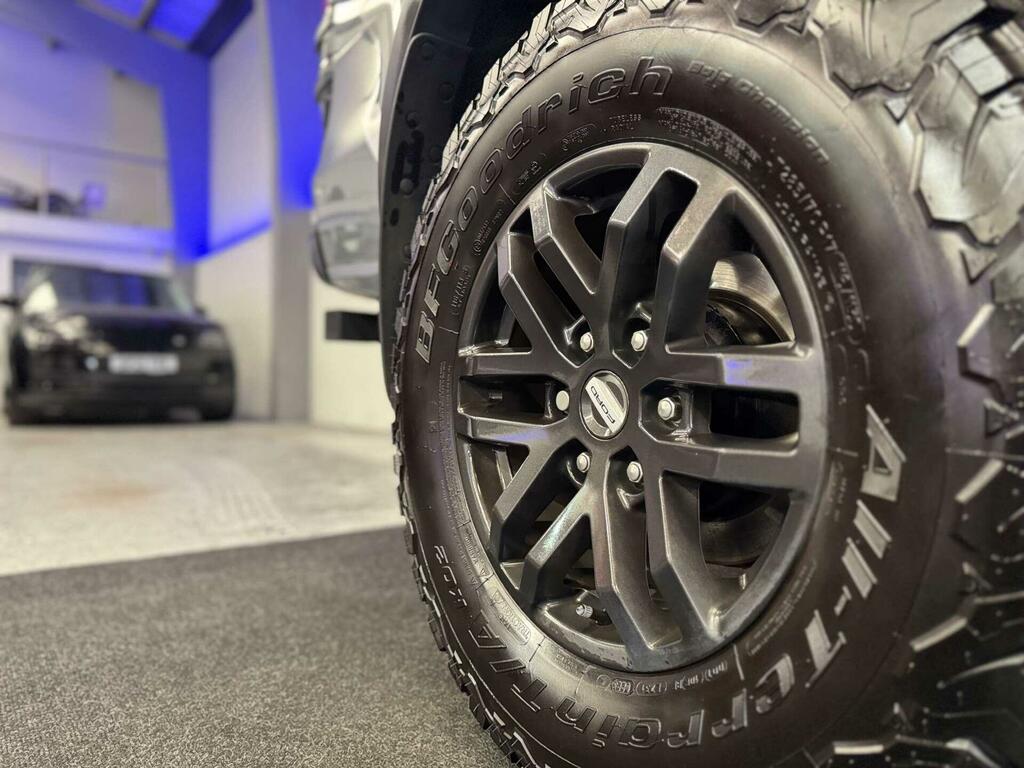 Ford Ranger Wildtrak White #22