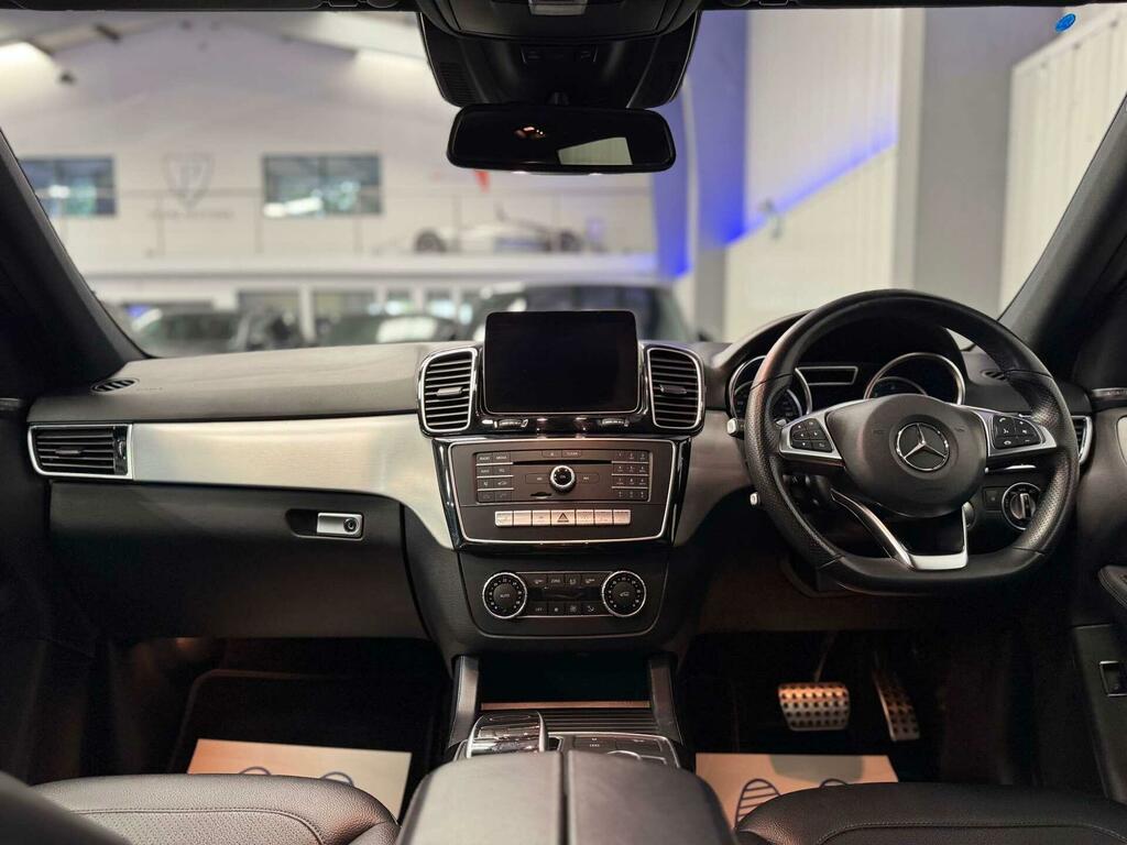 Mercedes-Benz GLE Class 3L Amg Night Edition White #38
