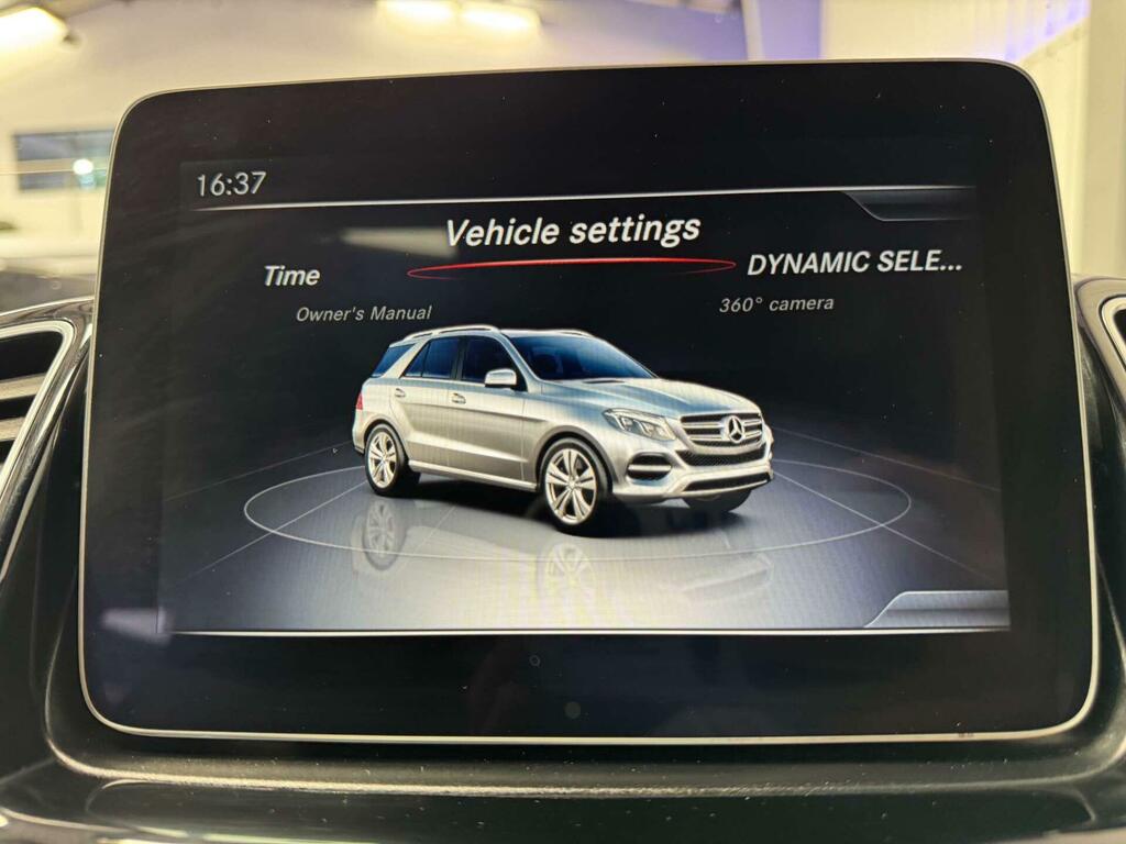Mercedes-Benz GLE Class 3L Amg Night Edition White #62