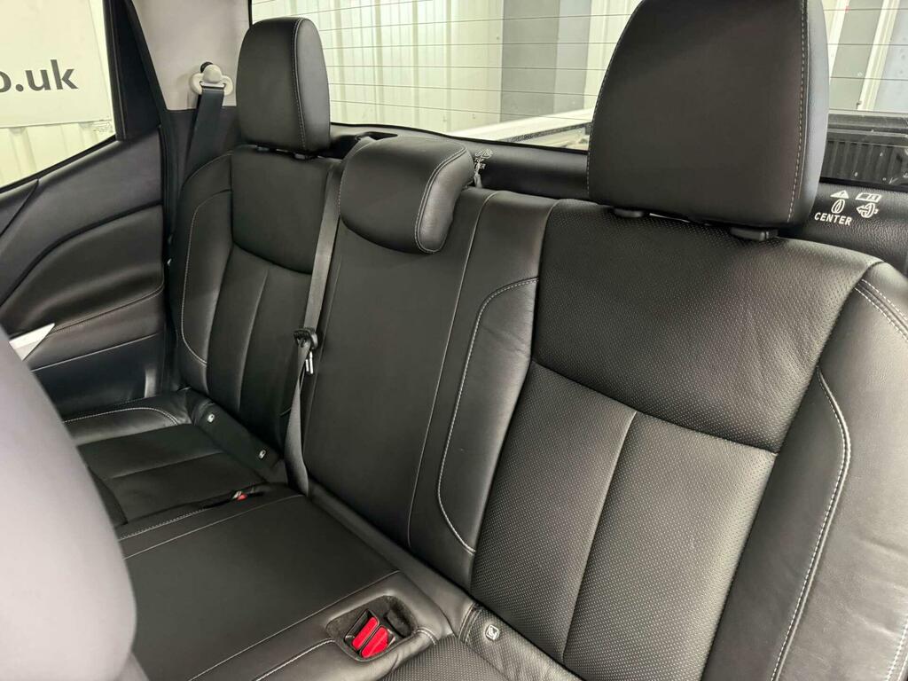 Nissan Navara Dci Tekna Shr Dcb Grey #37