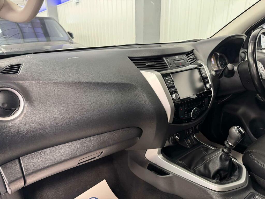 Nissan Navara Dci Tekna Shr Dcb Grey #30