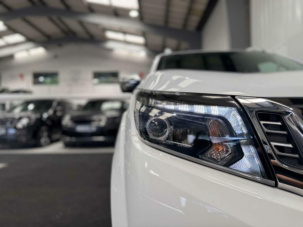 Nissan Navara Dci Tekna Shr Dcb Grey #7