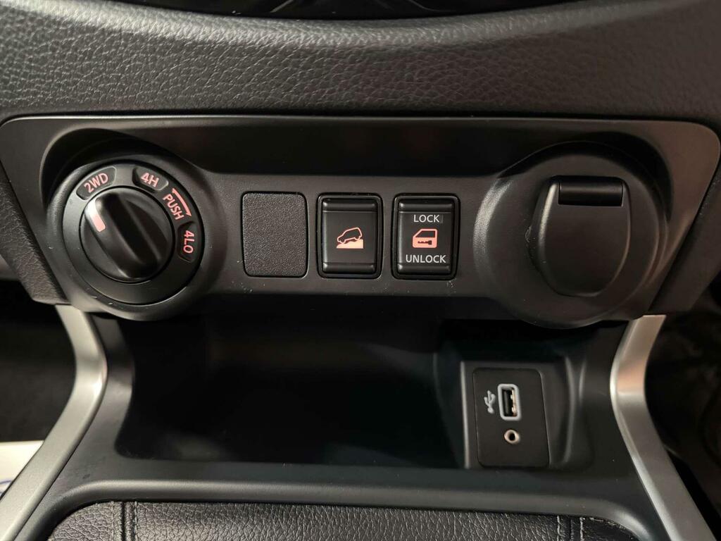 Nissan Navara Dci Tekna Shr Dcb Grey #65