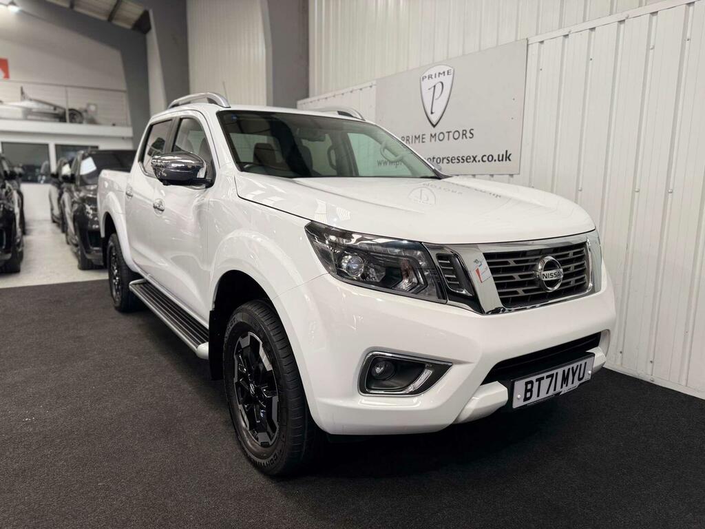 Nissan Navara Tekna White #2