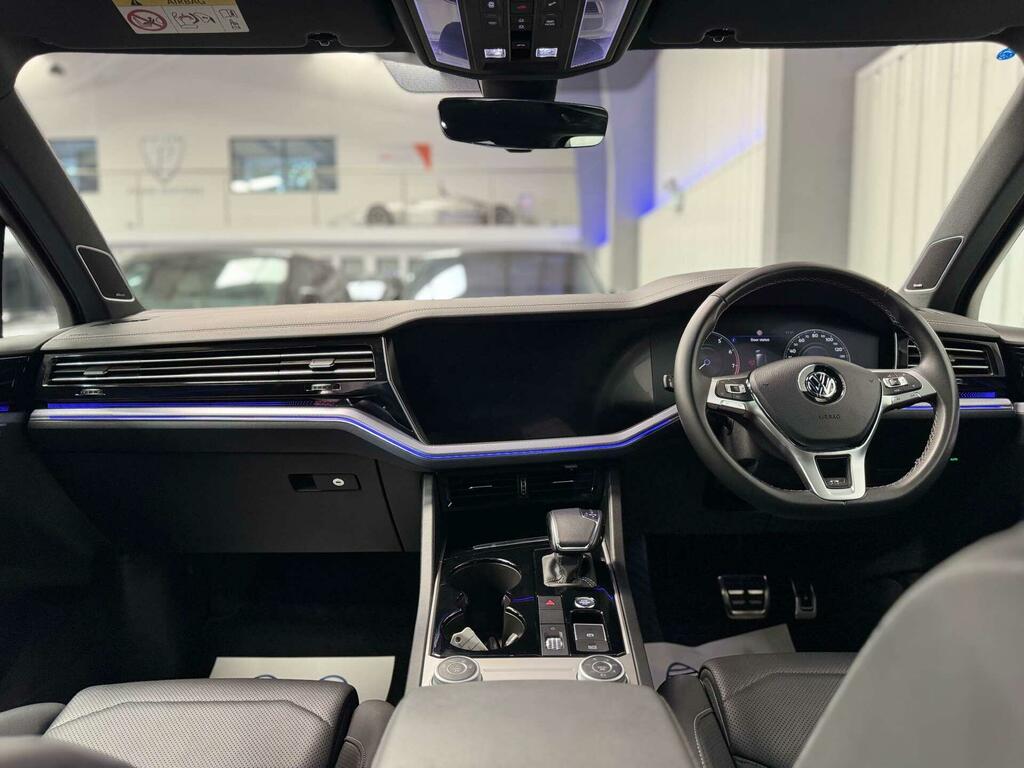 Volkswagen Touareg V6 R-line Tech Tdi White #36