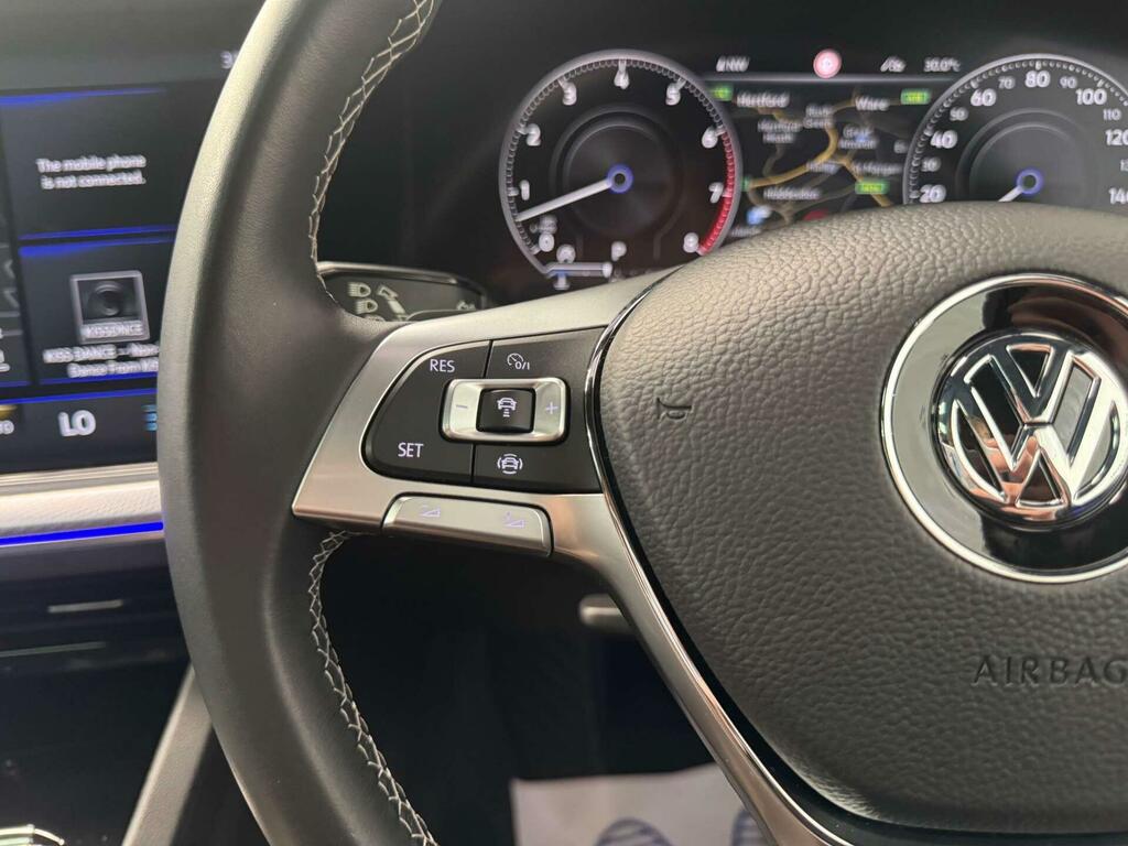 Volkswagen Touareg V6 R-line Tech Tdi White #75