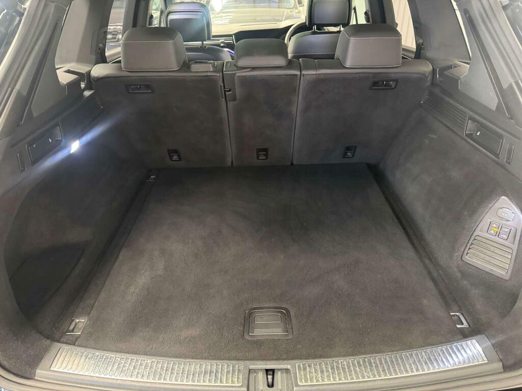 Volkswagen Touareg V6 R-line Tech Tdi White #17