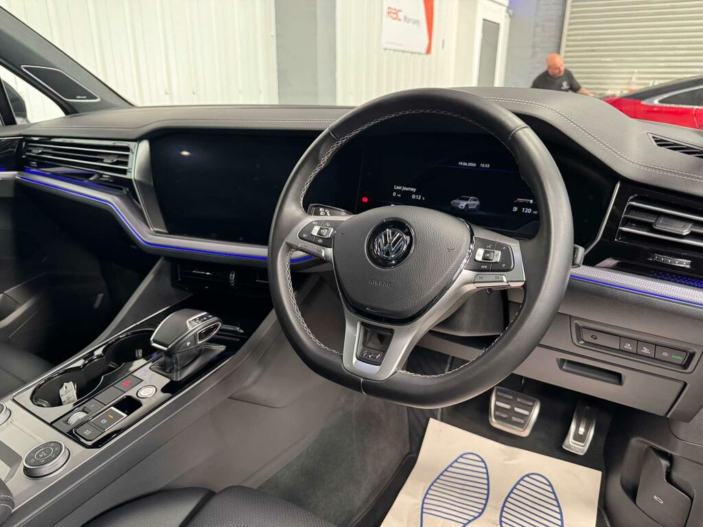 Volkswagen Touareg V6 R-line Tech Tdi White #49